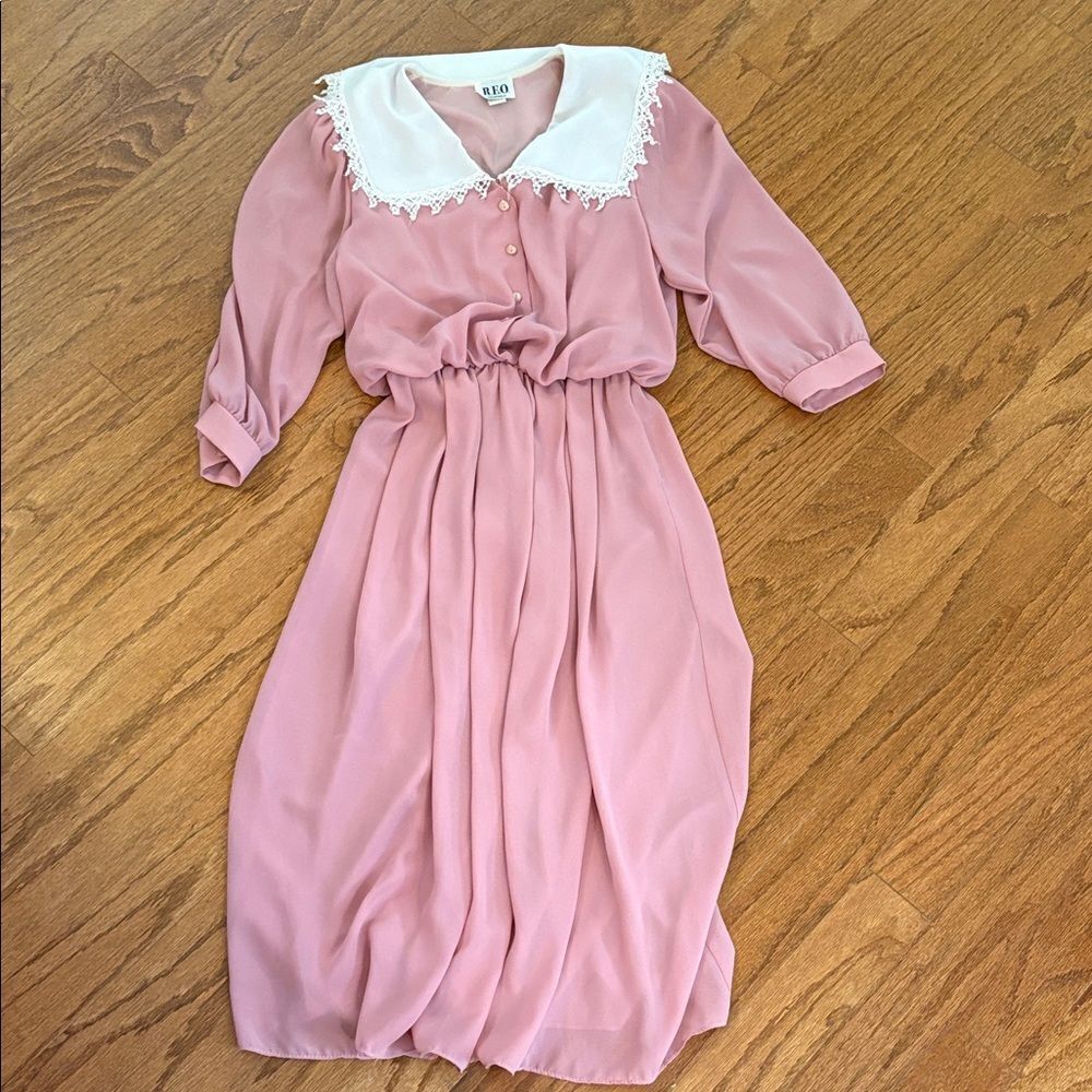 Vintage dress, R.E.O. Originals, size 14, pink with a cream colored lace collar